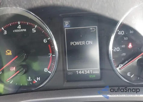 2018 Toyota Rav4 Se z USA, uszkodzony, nr VIN JTMJFREV7JJ201692